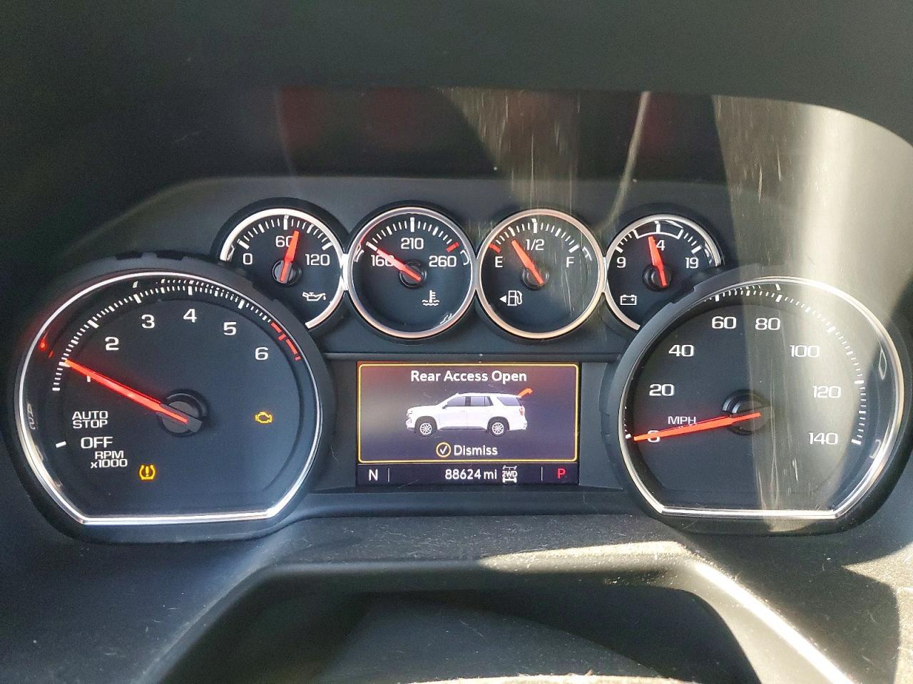 2021 Chevrolet Suburban K1500 Z71 - zdjęcie 9