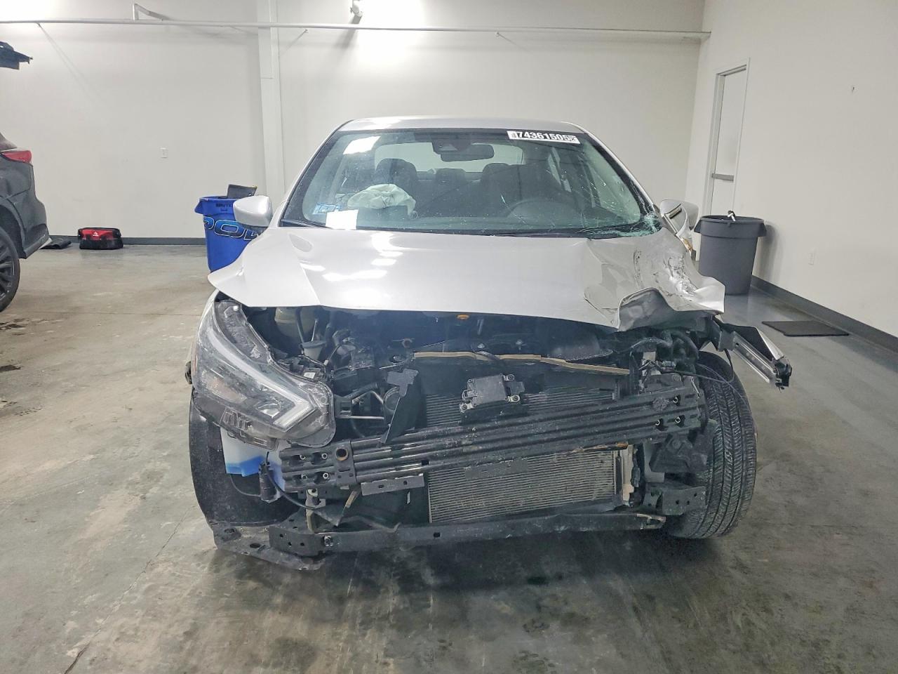 2025 Nissan Versa Sv - zdjęcie 5