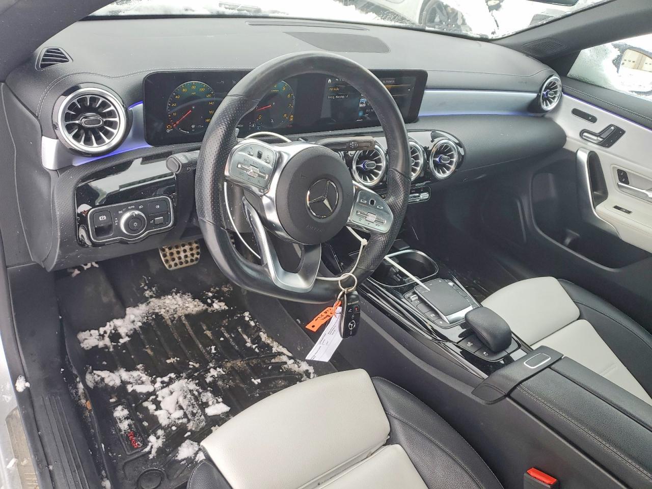 2022 Mercedes-Benz AMG CLA 35 - zdjęcie 8