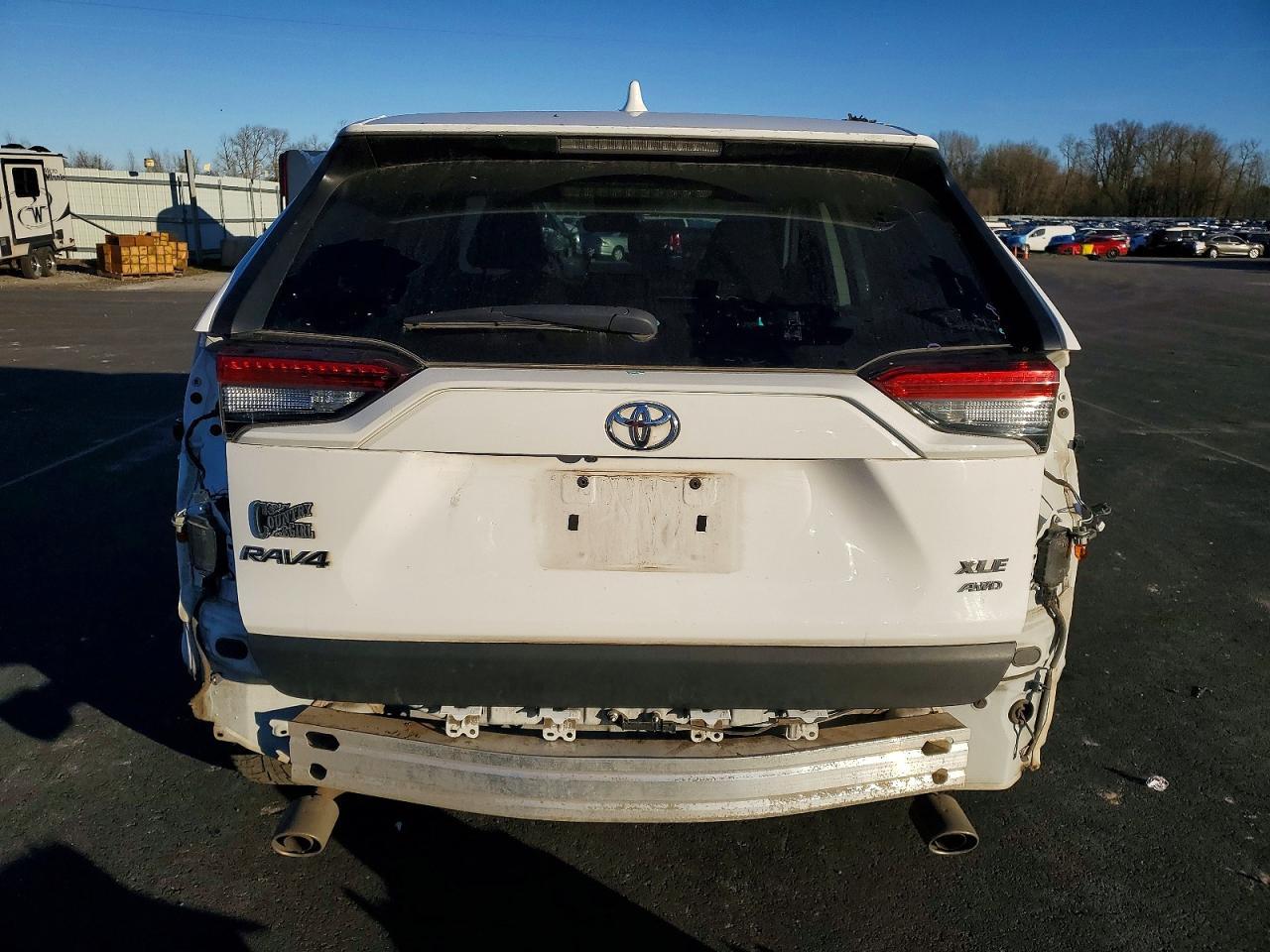 2022 Toyota Rav4 Xle - zdjęcie 6