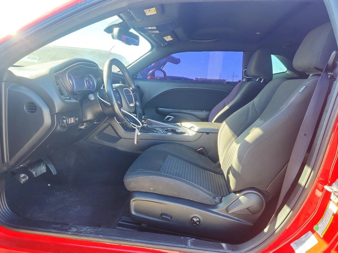 2016 Dodge Challenger Sxt - zdjęcie 7