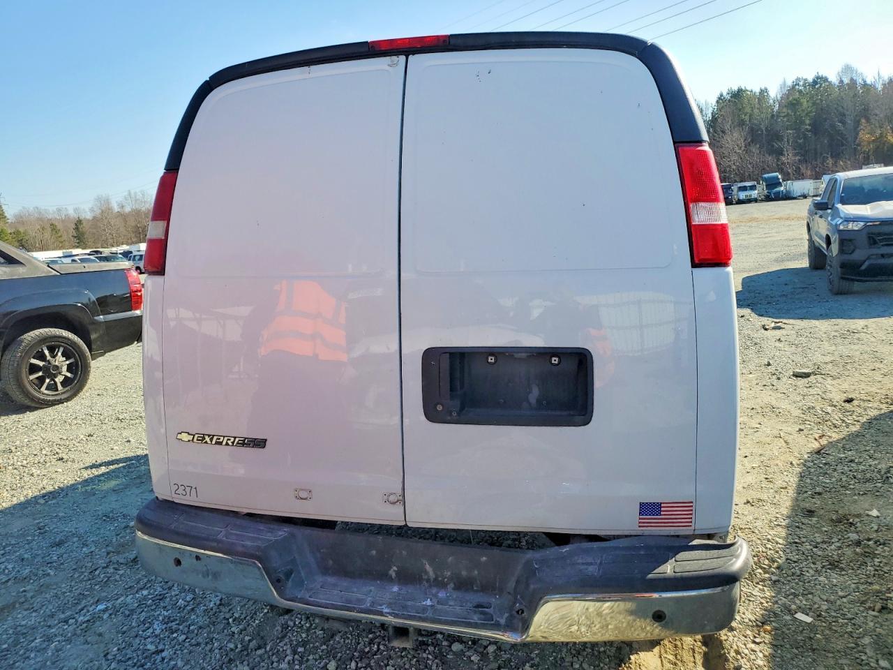 2018 Chevrolet Express G2500 - zdjęcie 6