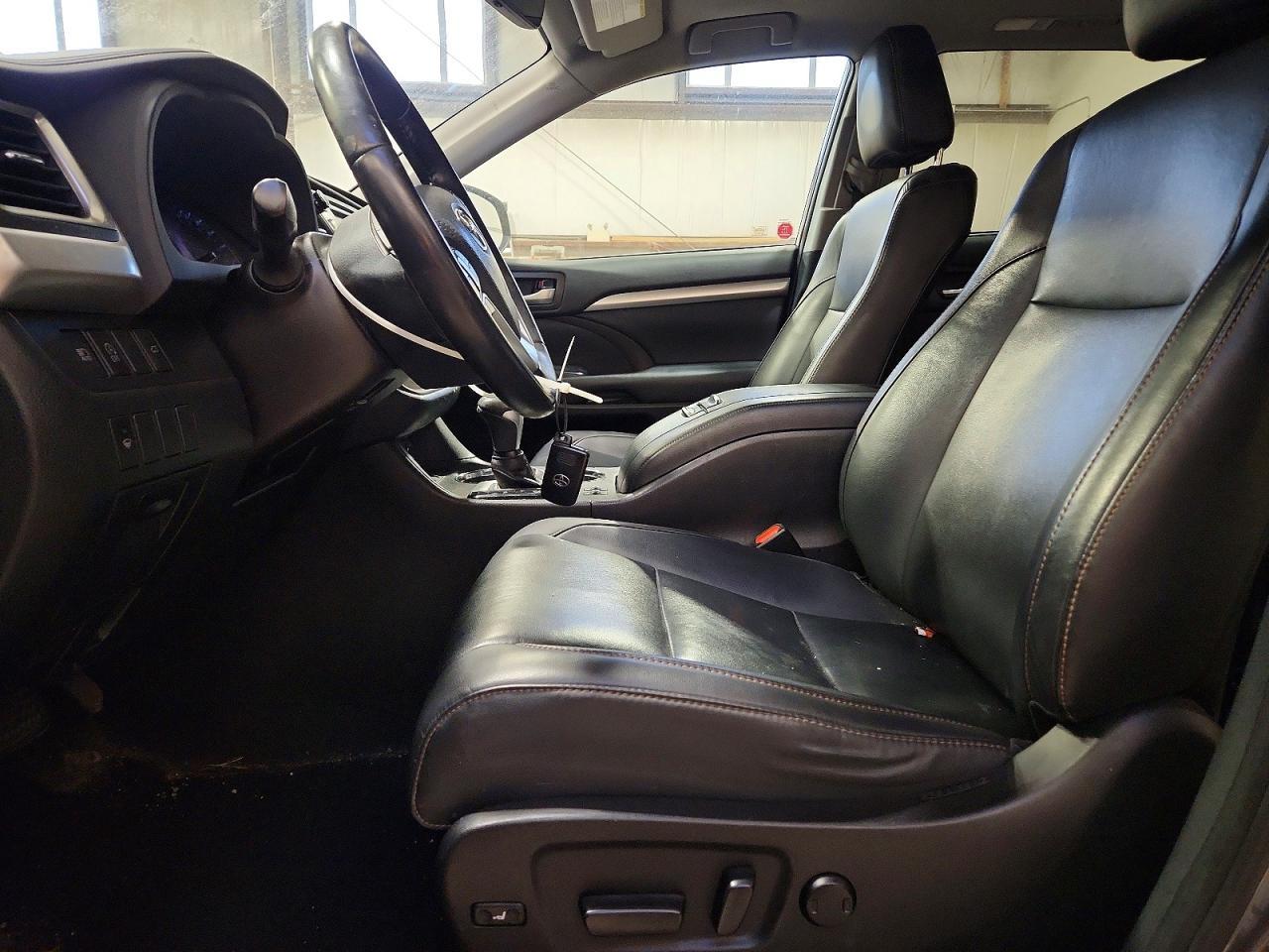 2019 Toyota Highlander Se - zdjęcie 7