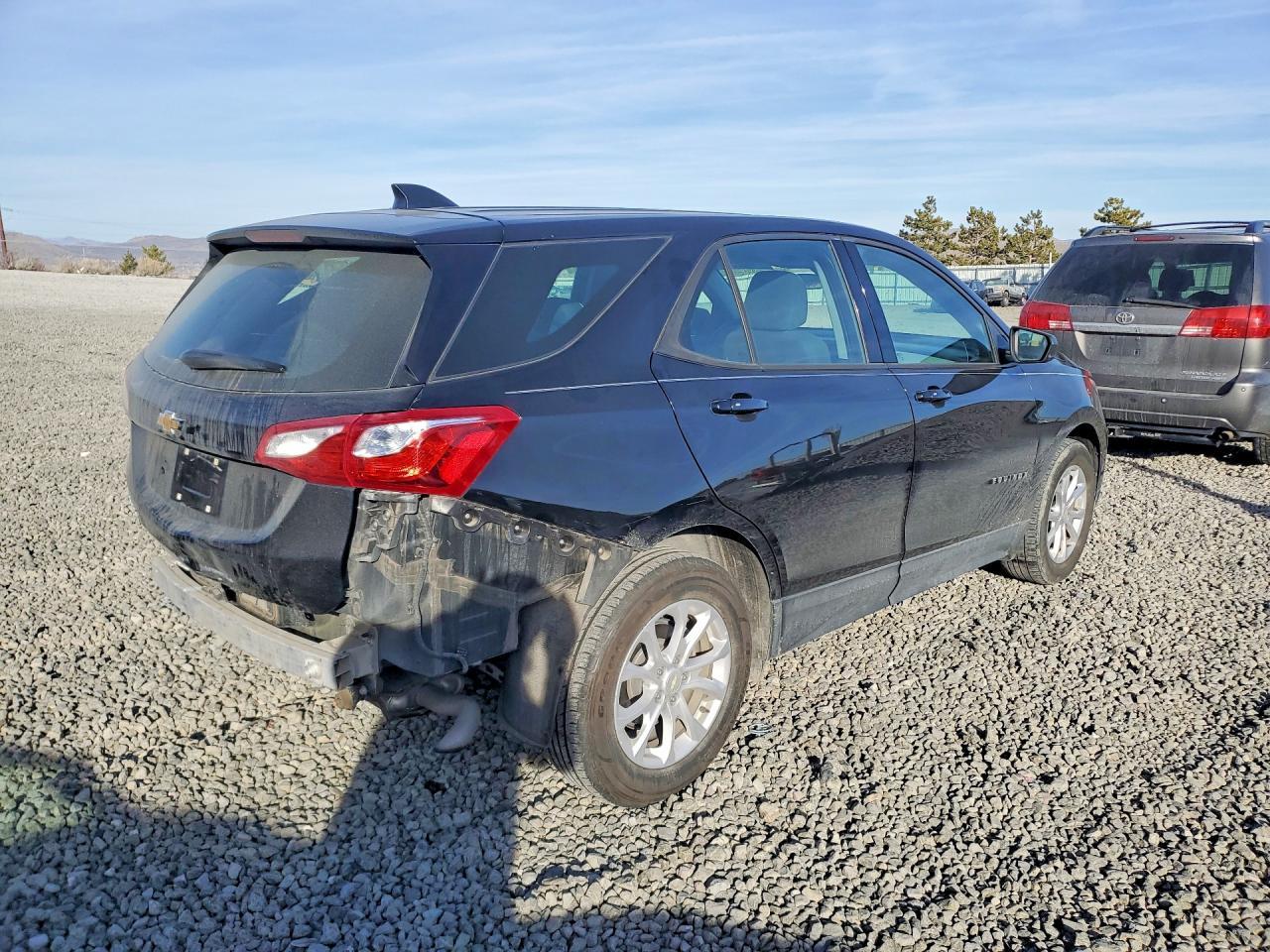 2019 Chevrolet Equinox Ls - zdjęcie 3