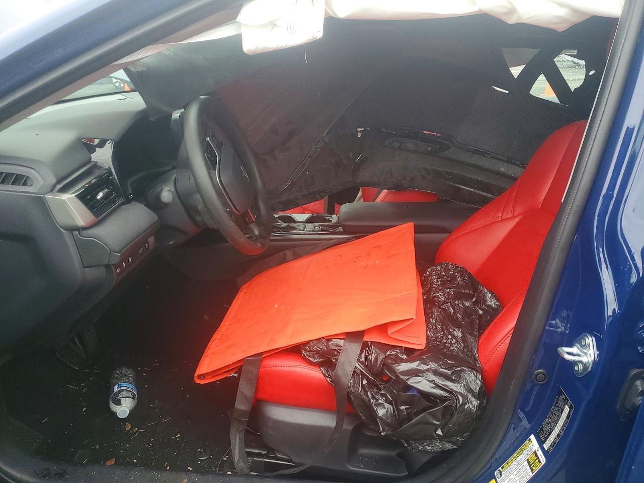 2025 Toyota Camry Le - zdjęcie 7