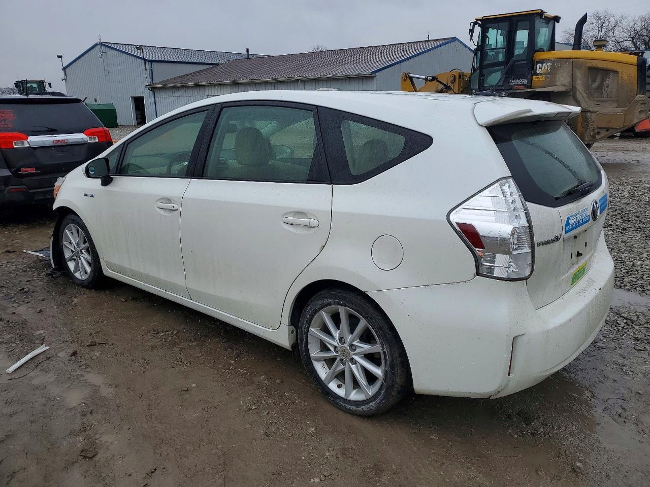 2013 Toyota Prius V - zdjęcie 2