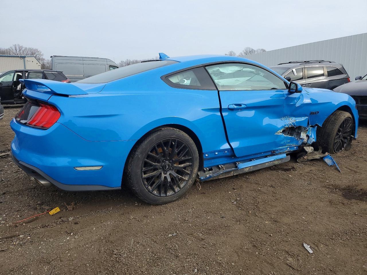 2022 Ford Mustang Gt - zdjęcie 3