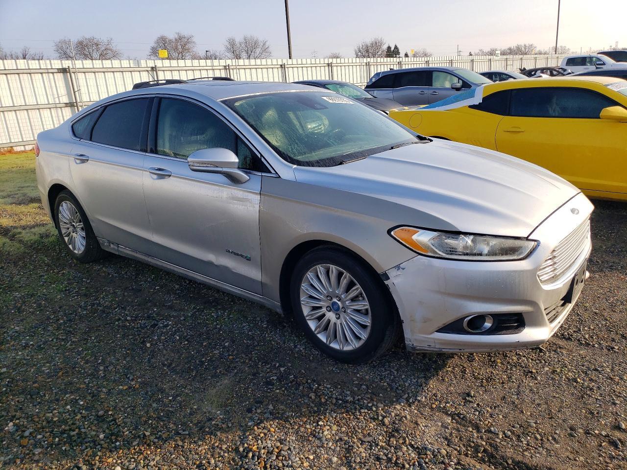 Ford Fusion - zdjęcie 4