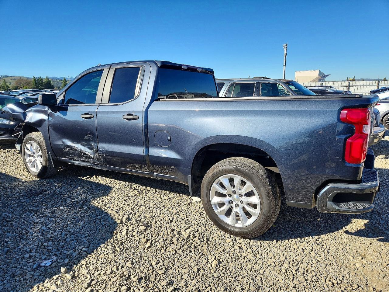 2021 Chevrolet Silverado C1500 Custom - zdjęcie 2