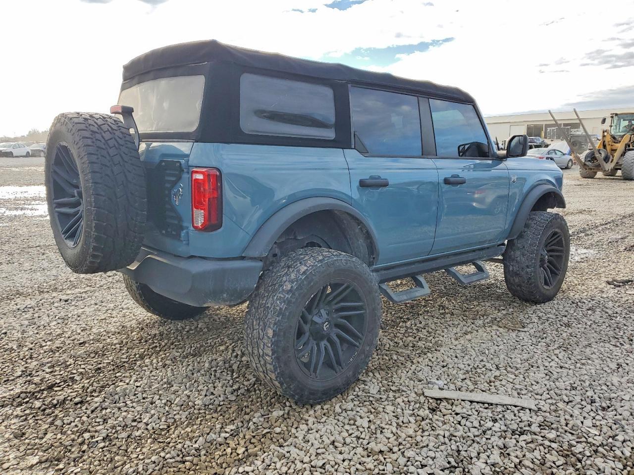 2021 Ford Bronco Base - zdjęcie 3