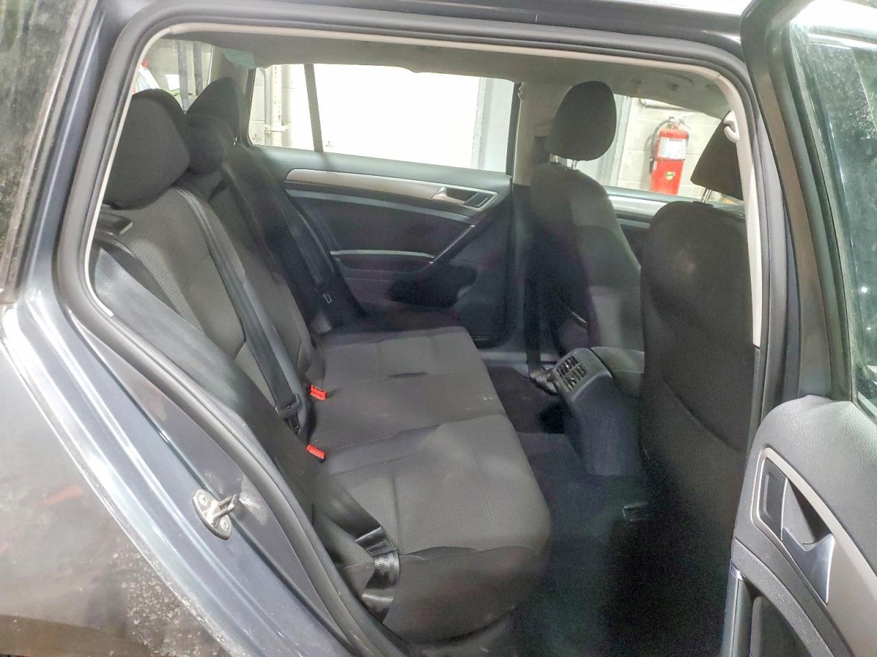 2017 Volkswagen Golf Sportwagen S - zdjęcie 10