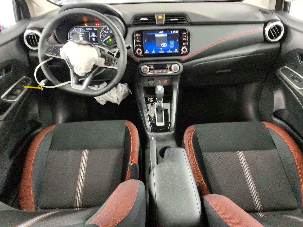 2025 Nissan Versa Sr - zdjęcie 8