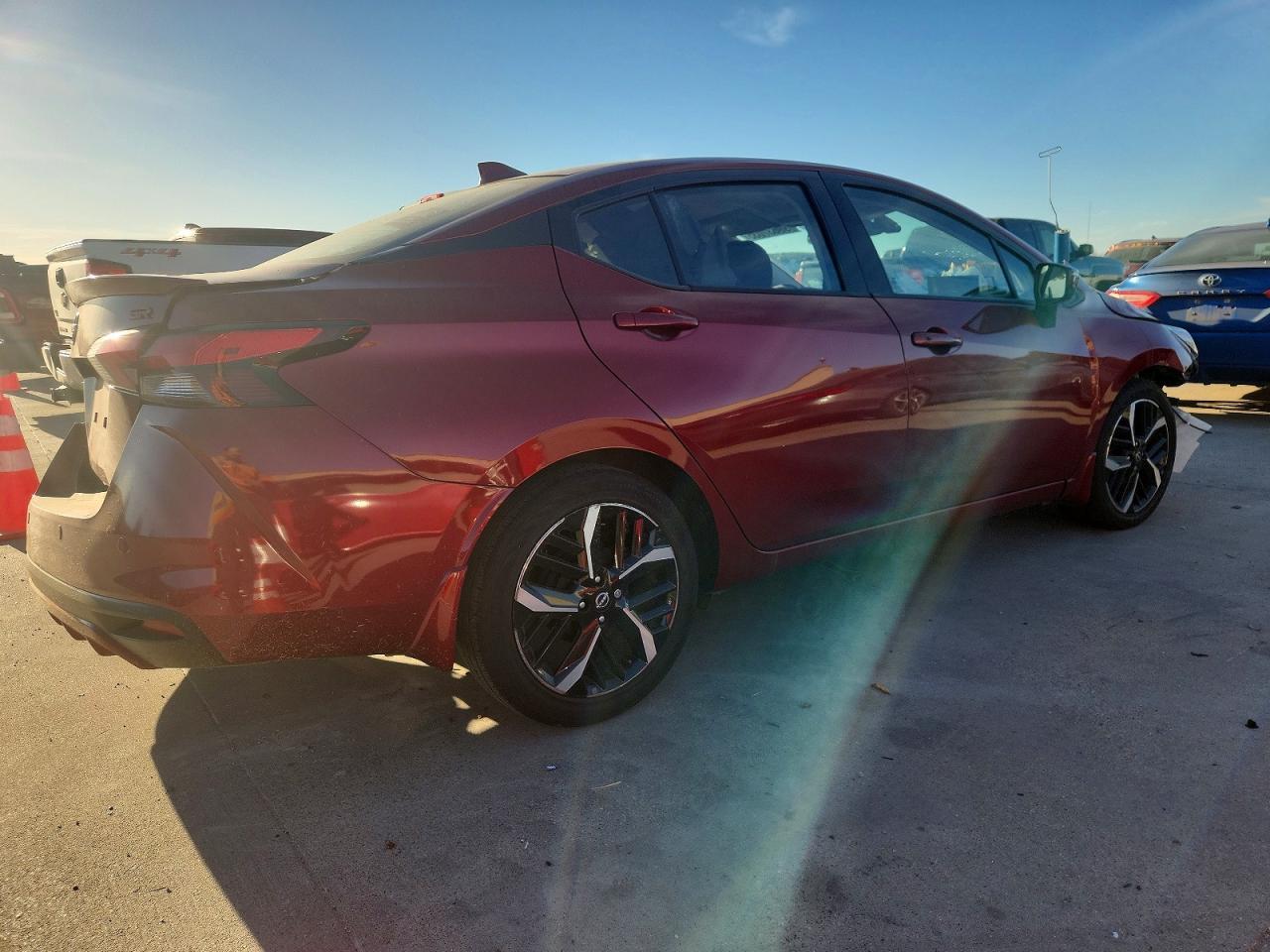 2024 Nissan Versa Sr - zdjęcie 3