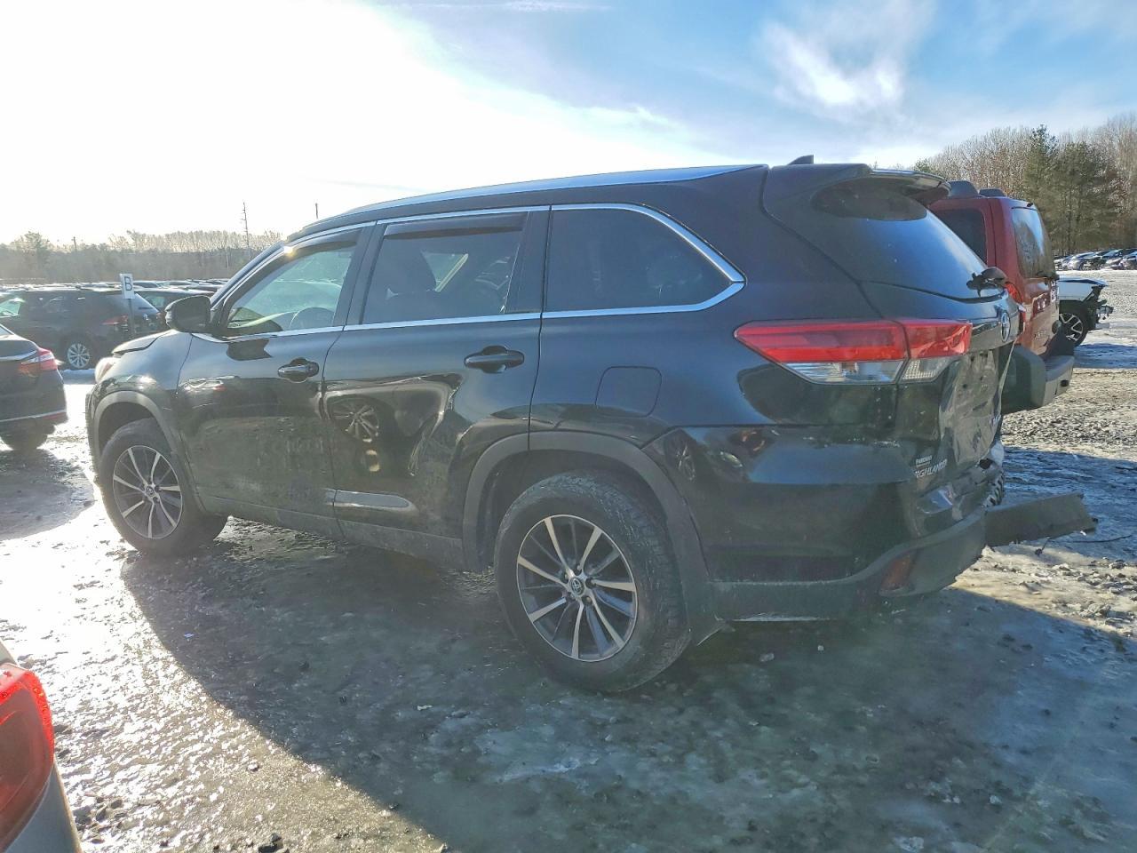 2019 Toyota Highlander Se - zdjęcie 2