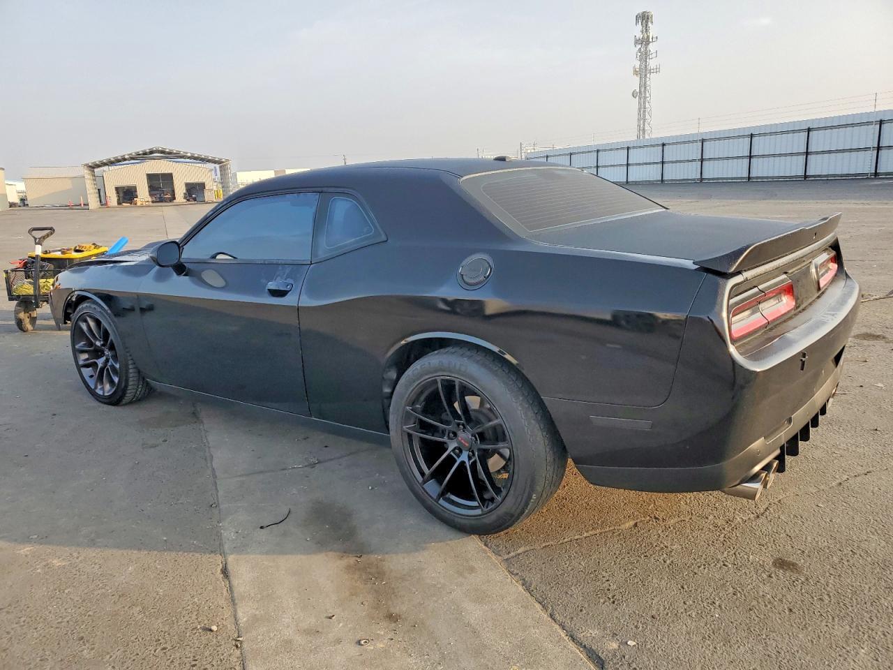 2019 Dodge Challenger R/T - zdjęcie 2