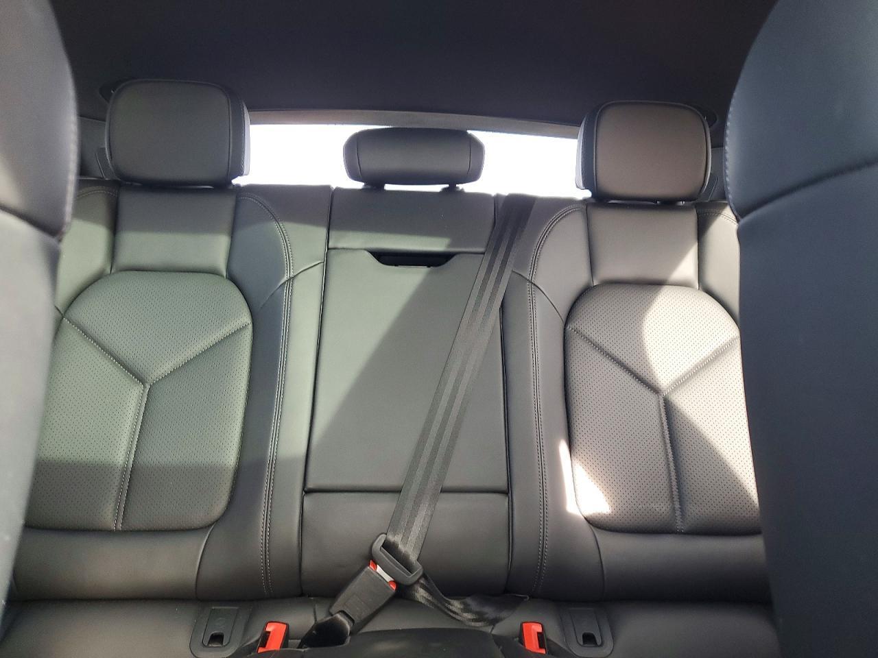 2022 Porsche Macan - zdjęcie 10