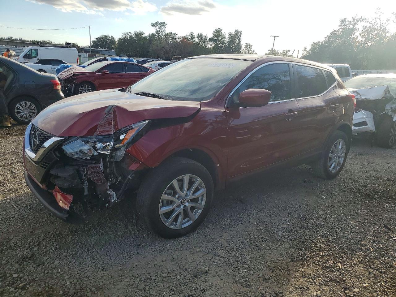 2021 Nissan Rogue Sport S - zdjęcie główne