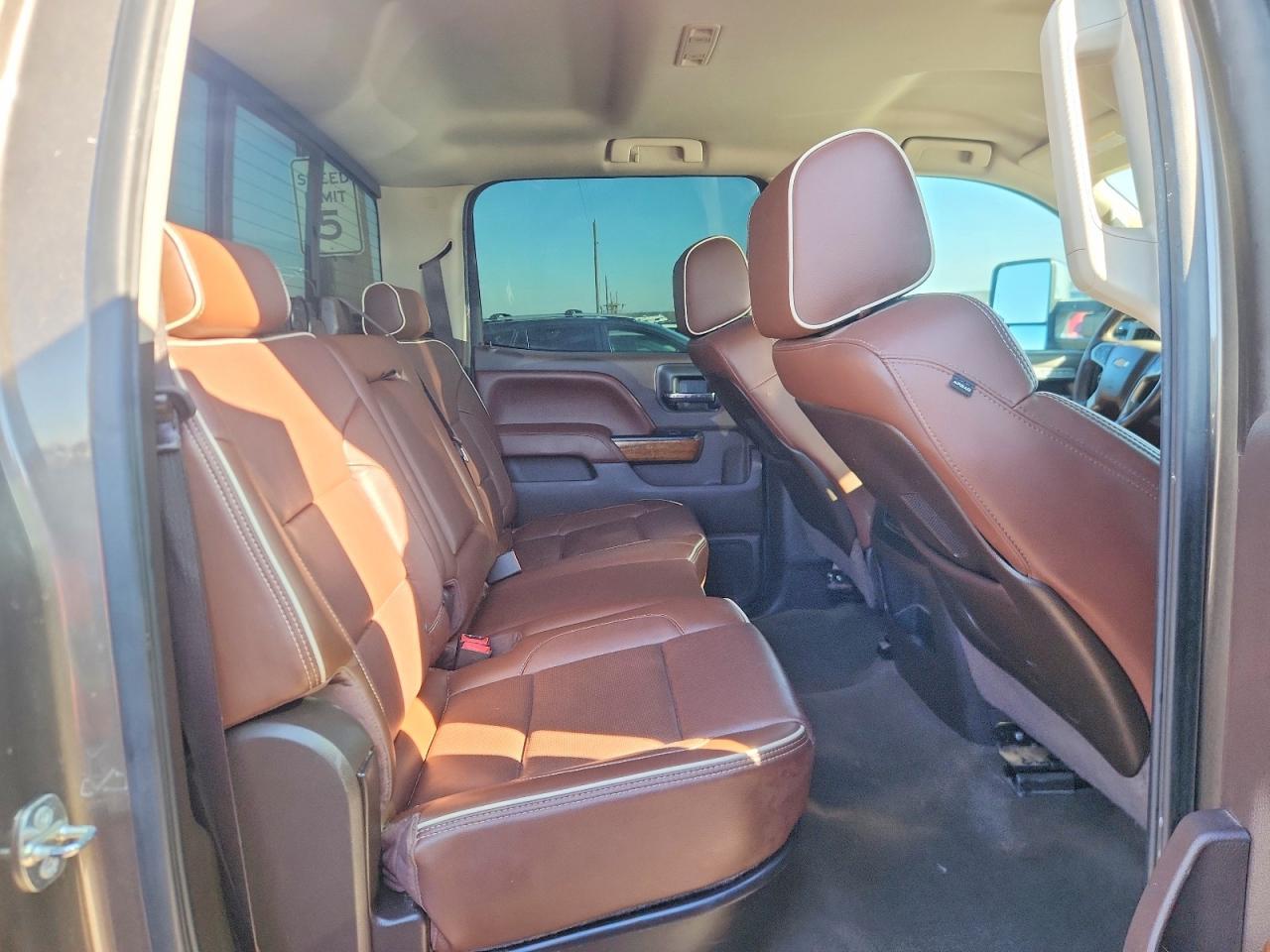 2015 Chevrolet Silverado K2500 High Country - zdjęcie 10