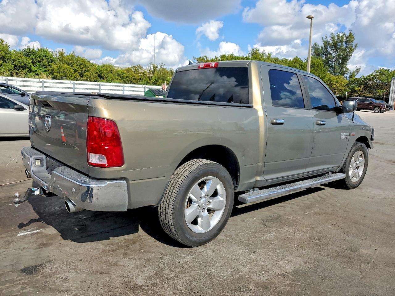 2015 Ram 1500 Slt - zdjęcie 3