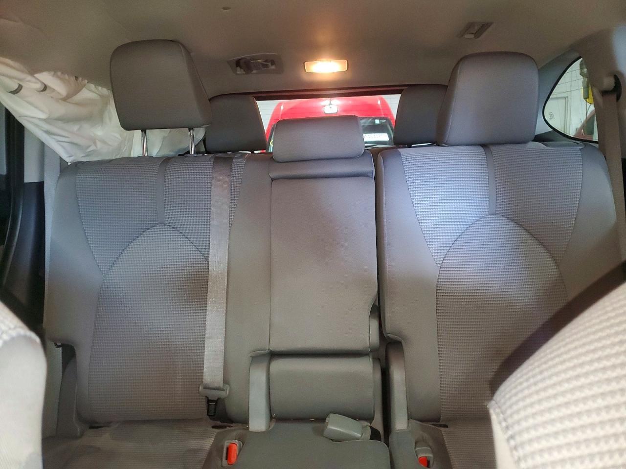 2021 Toyota Highlander L - zdjęcie 10