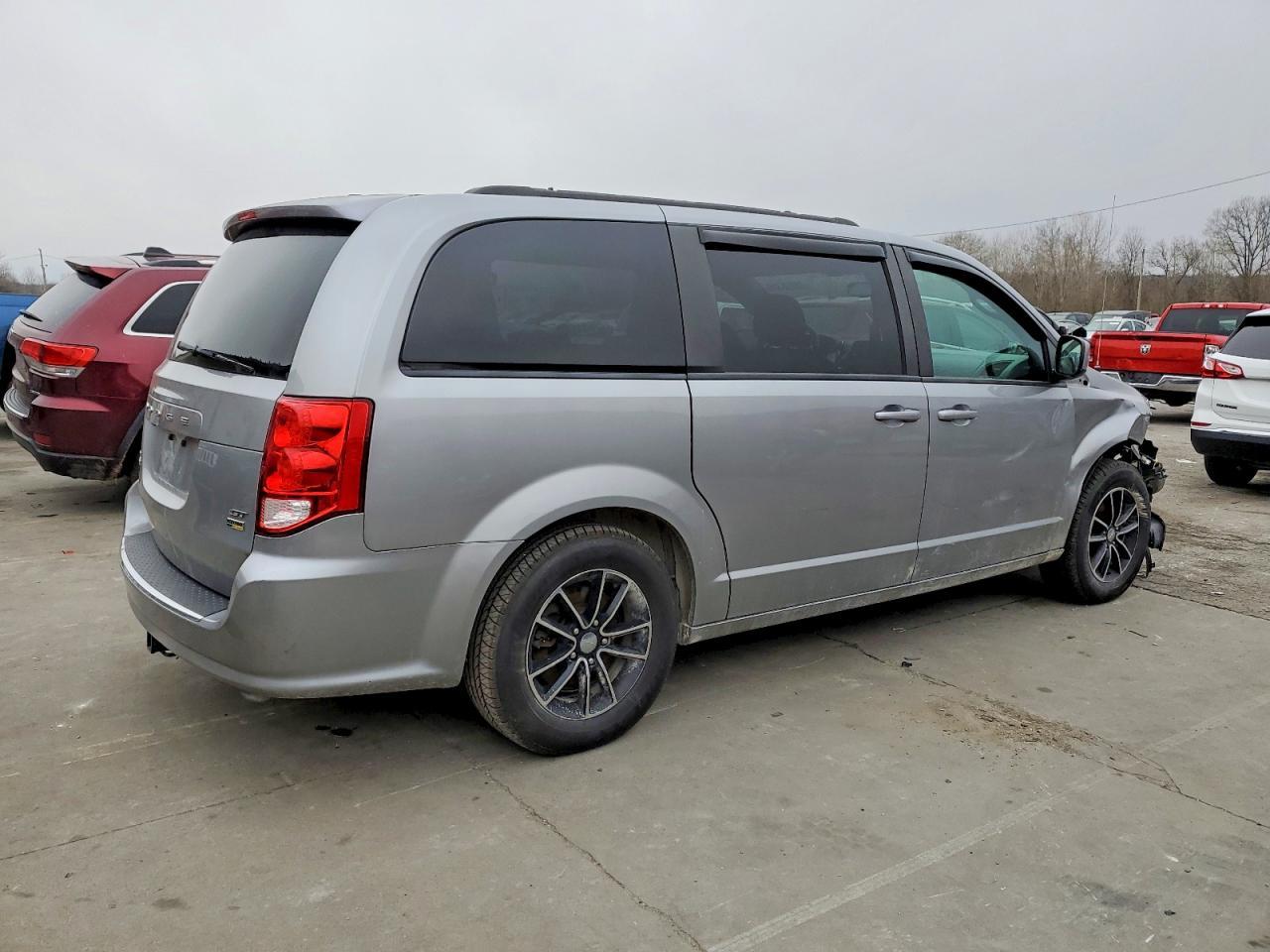 2018 Dodge Grand Caravan Gt - zdjęcie 3