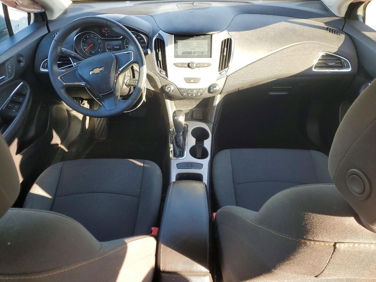 2017 Chevrolet Cruze Ls - zdjęcie 8