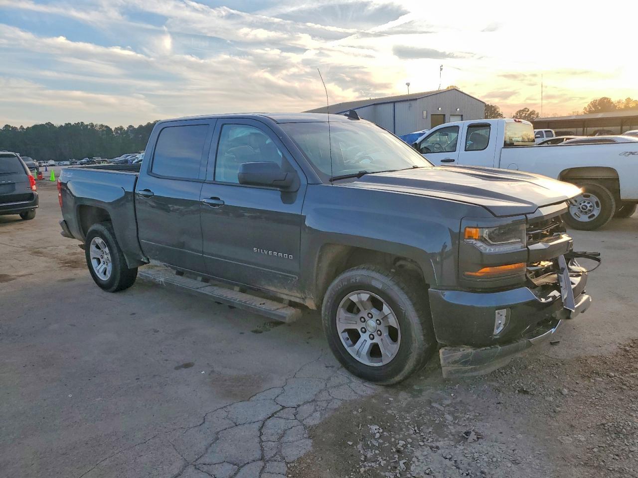 2017 Chevrolet Silverado K1500 Lt - zdjęcie 4