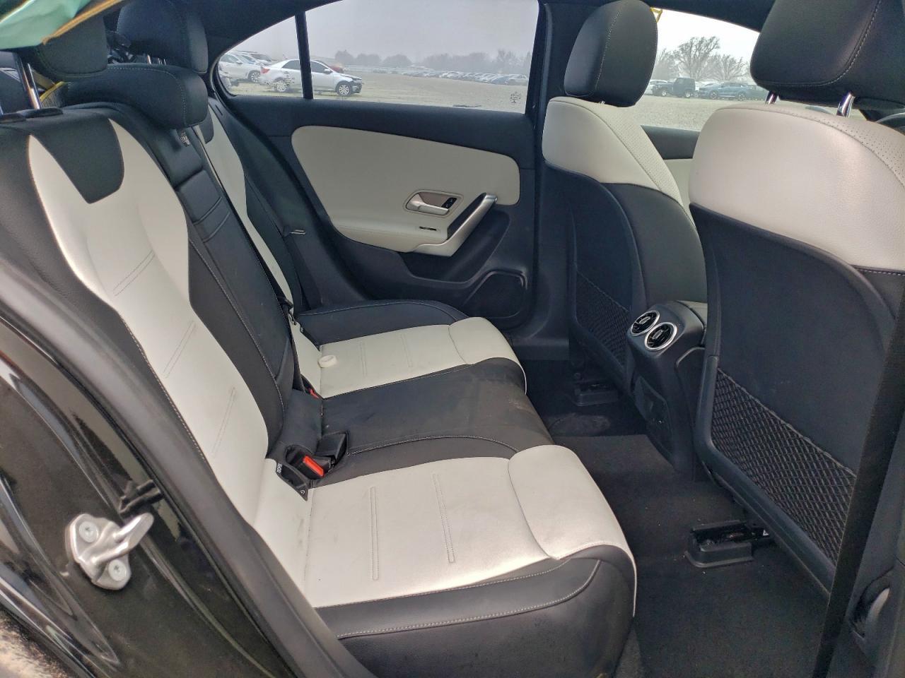 2022 Mercedes-Benz A 220 - zdjęcie 10