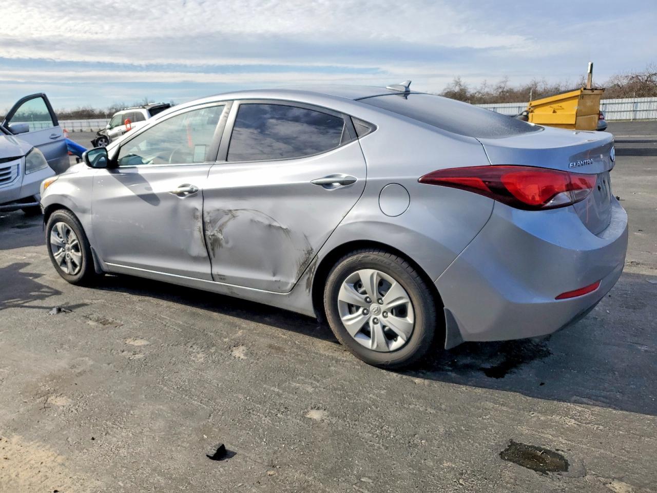 2016 Hyundai Elantra Se - zdjęcie 2