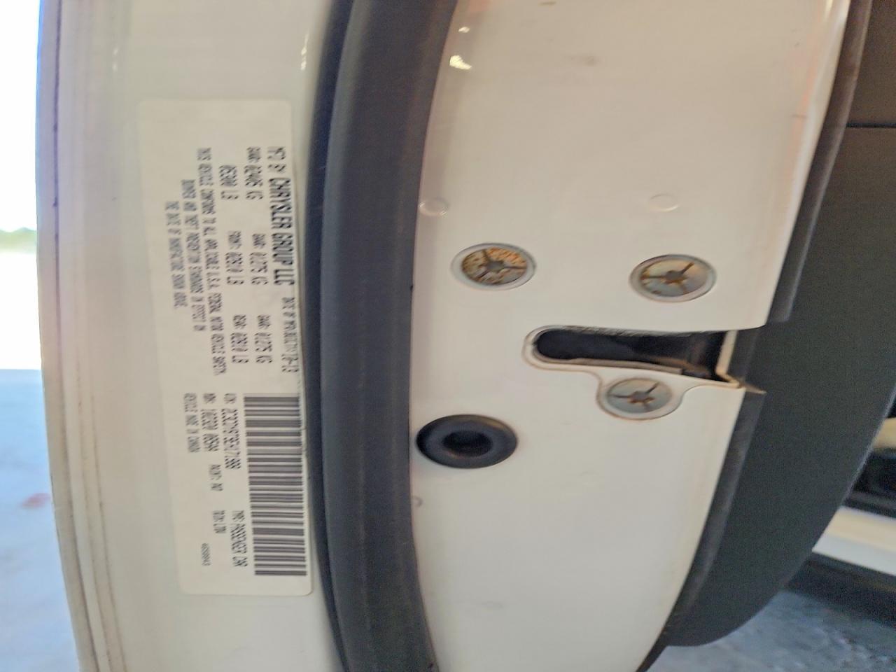 2014 Dodge Challenger R/T - zdjęcie 12