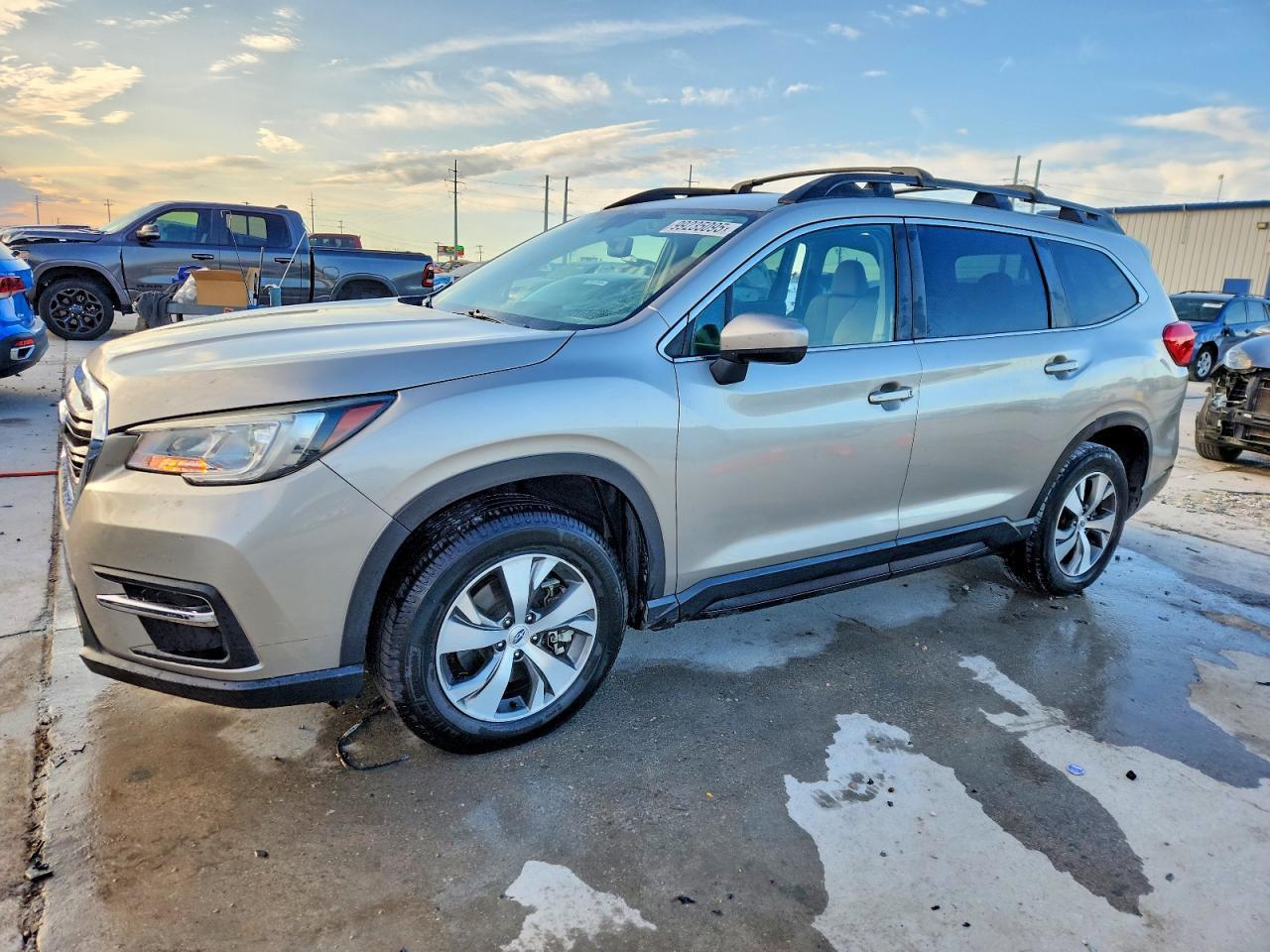 2019 Subaru Ascent Premium - zdjęcie główne