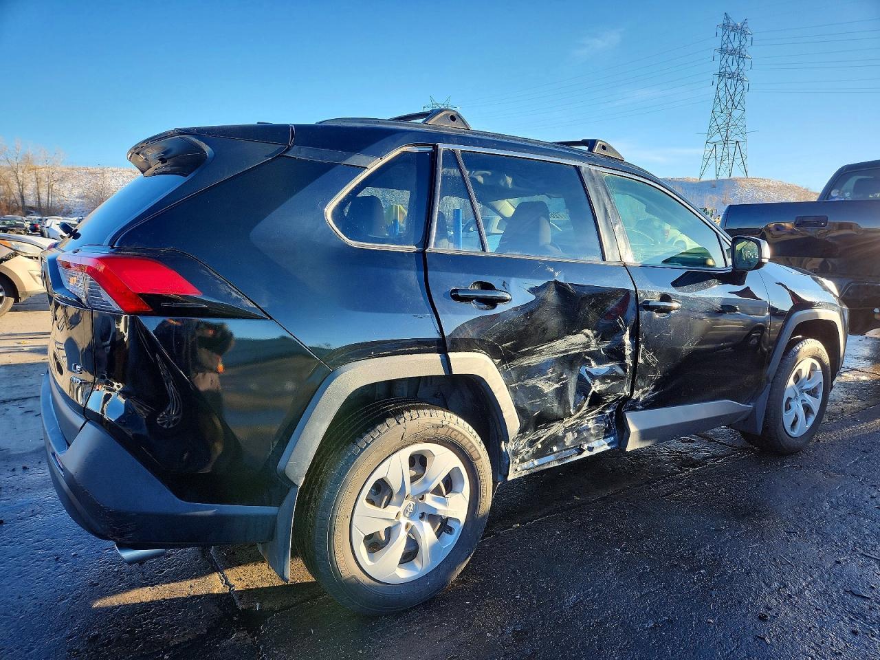 2019 Toyota Rav4 Le - zdjęcie 3