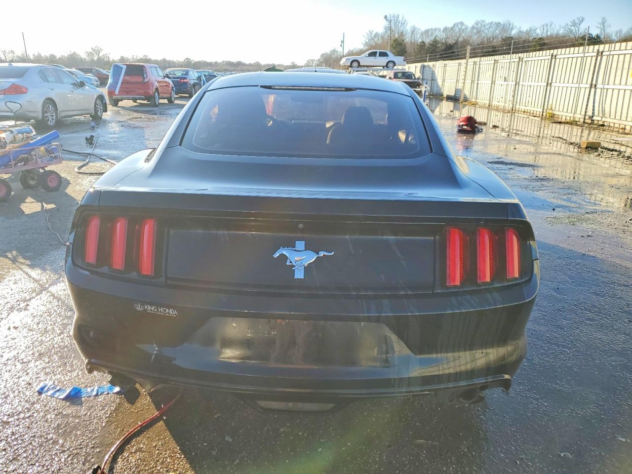 2017 Ford Mustang - zdjęcie 6