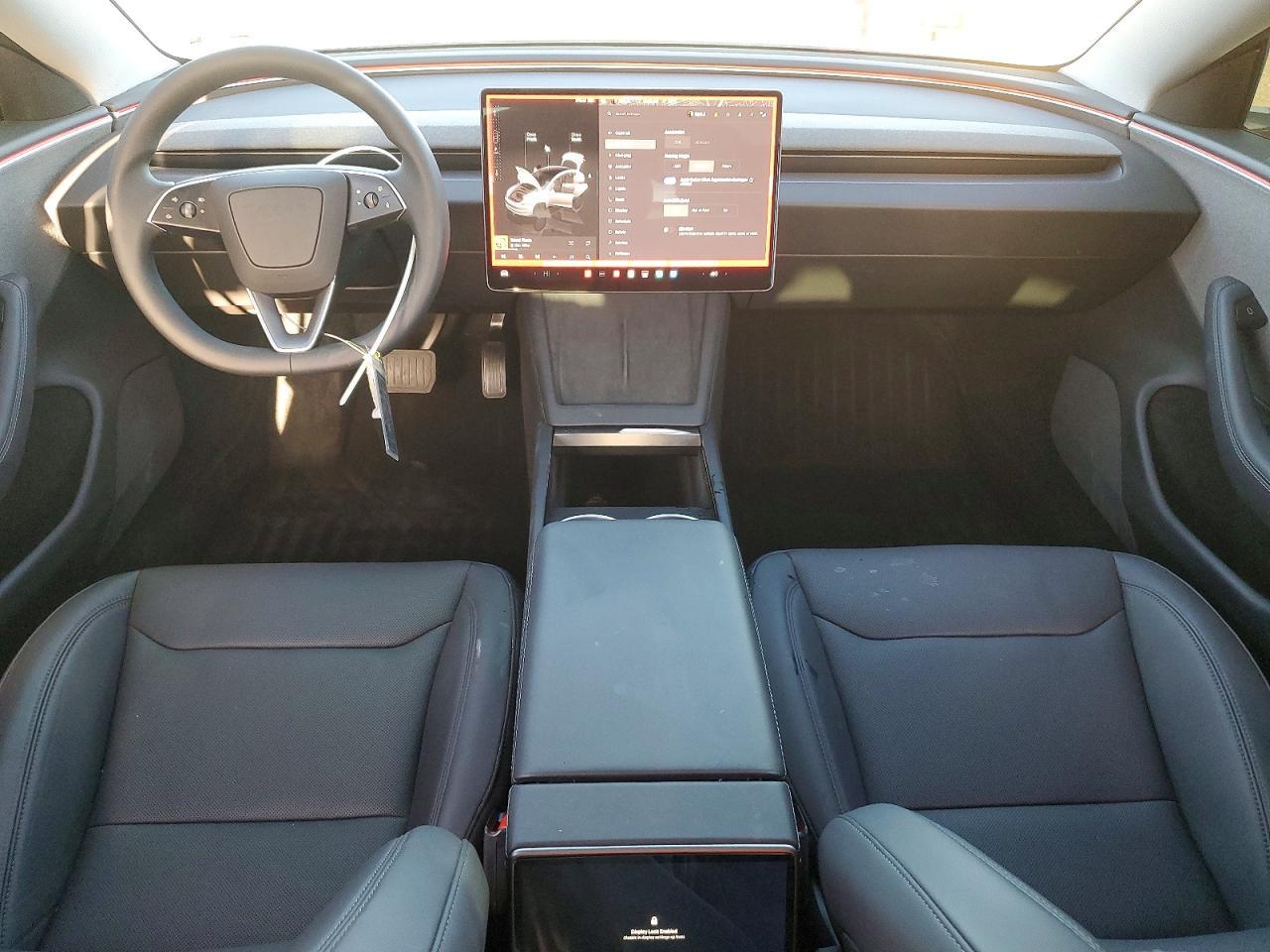 2025 Tesla Model 3 - zdjęcie 8