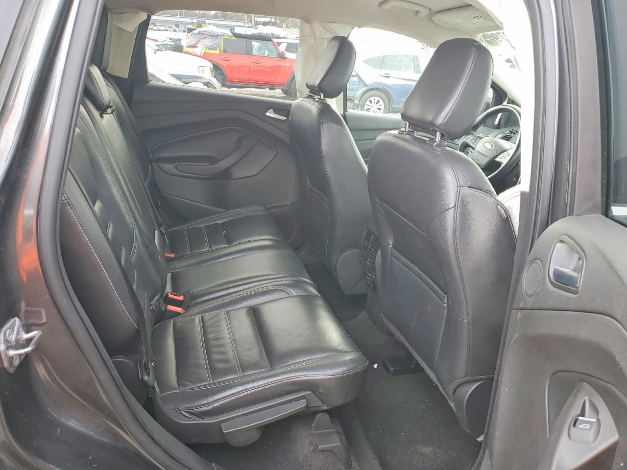 2019 Ford Escape Titanium - zdjęcie 11