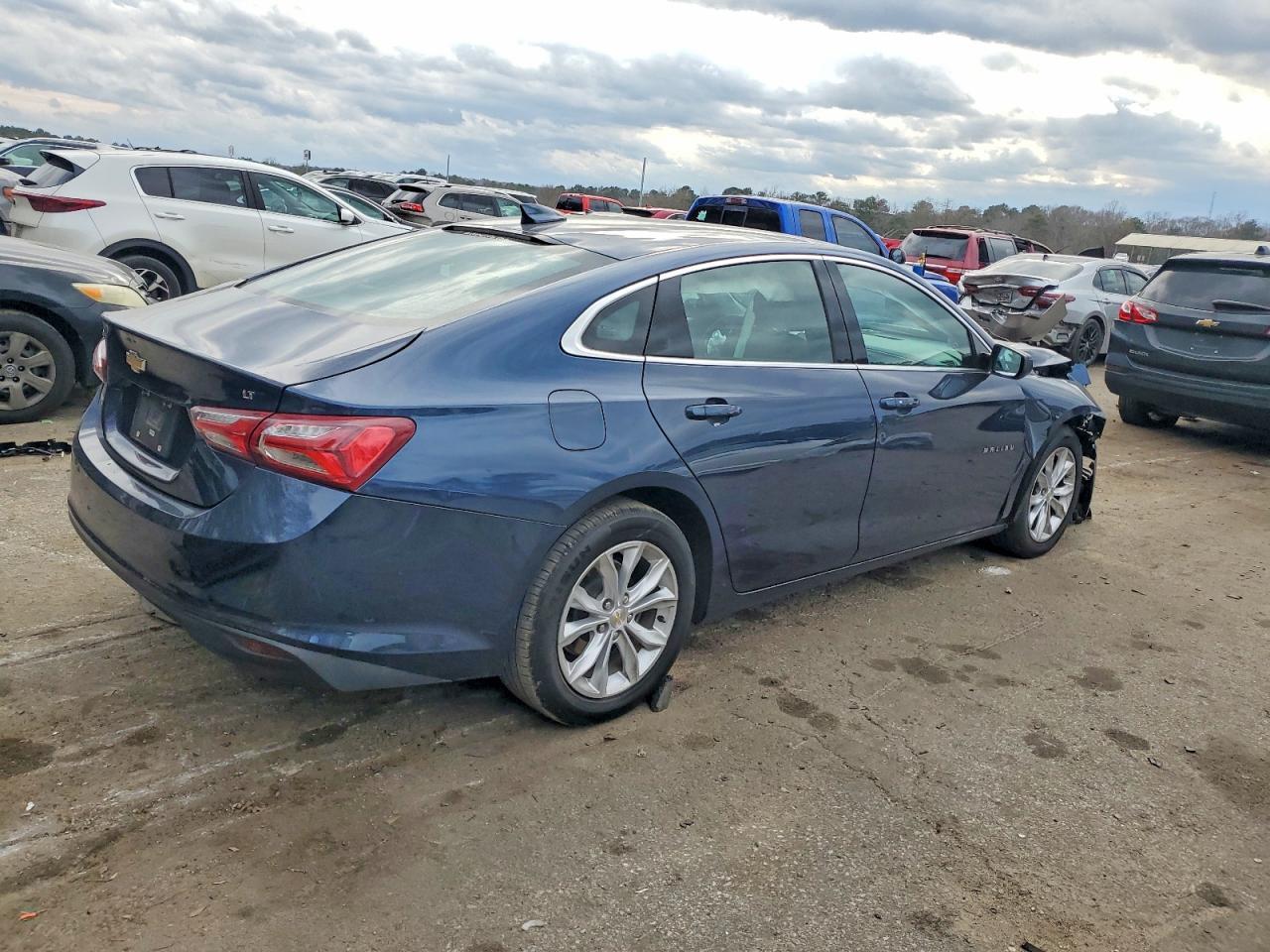 2022 Chevrolet Malibu Lt - zdjęcie 3