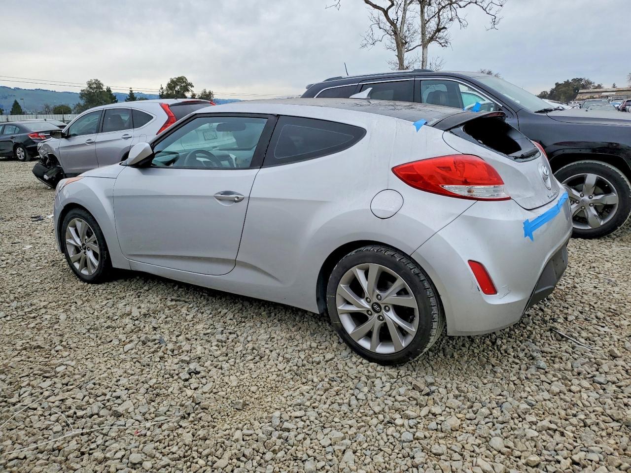 2016 Hyundai Veloster - zdjęcie 2