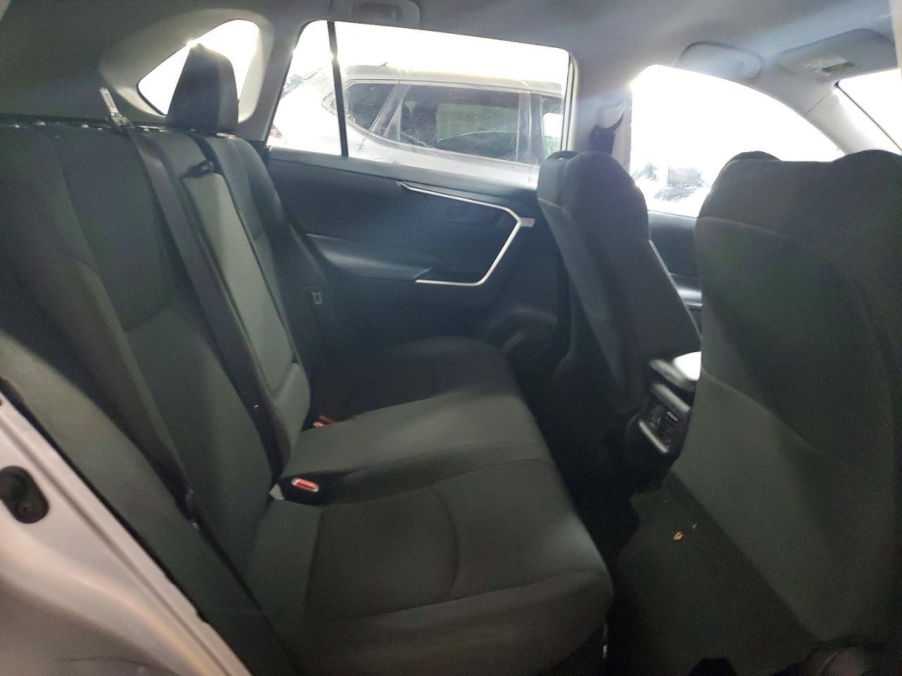 2019 Toyota Rav4 Hybrid Le - zdjęcie 10