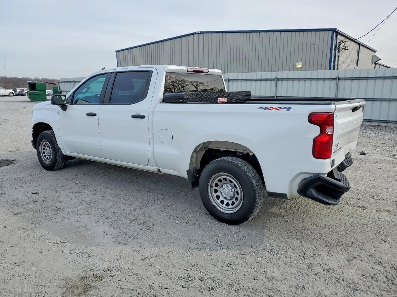 2024 Chevrolet Silverado K1500 - zdjęcie 2