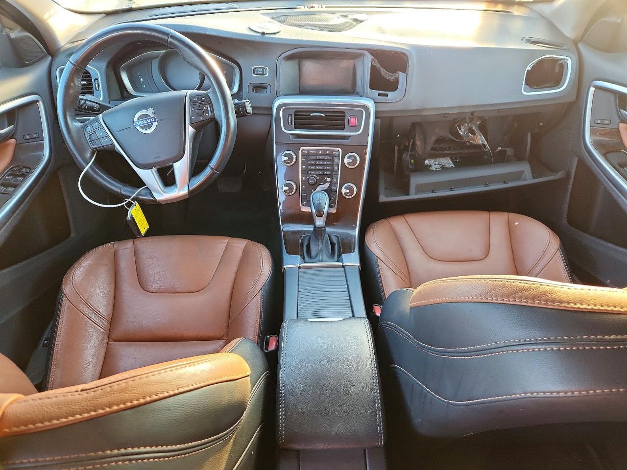 2015 Volvo V60 Cross Country Platinum - zdjęcie 8