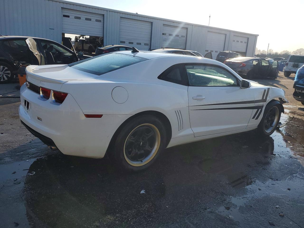 2013 Chevrolet Camaro Ls - zdjęcie 3