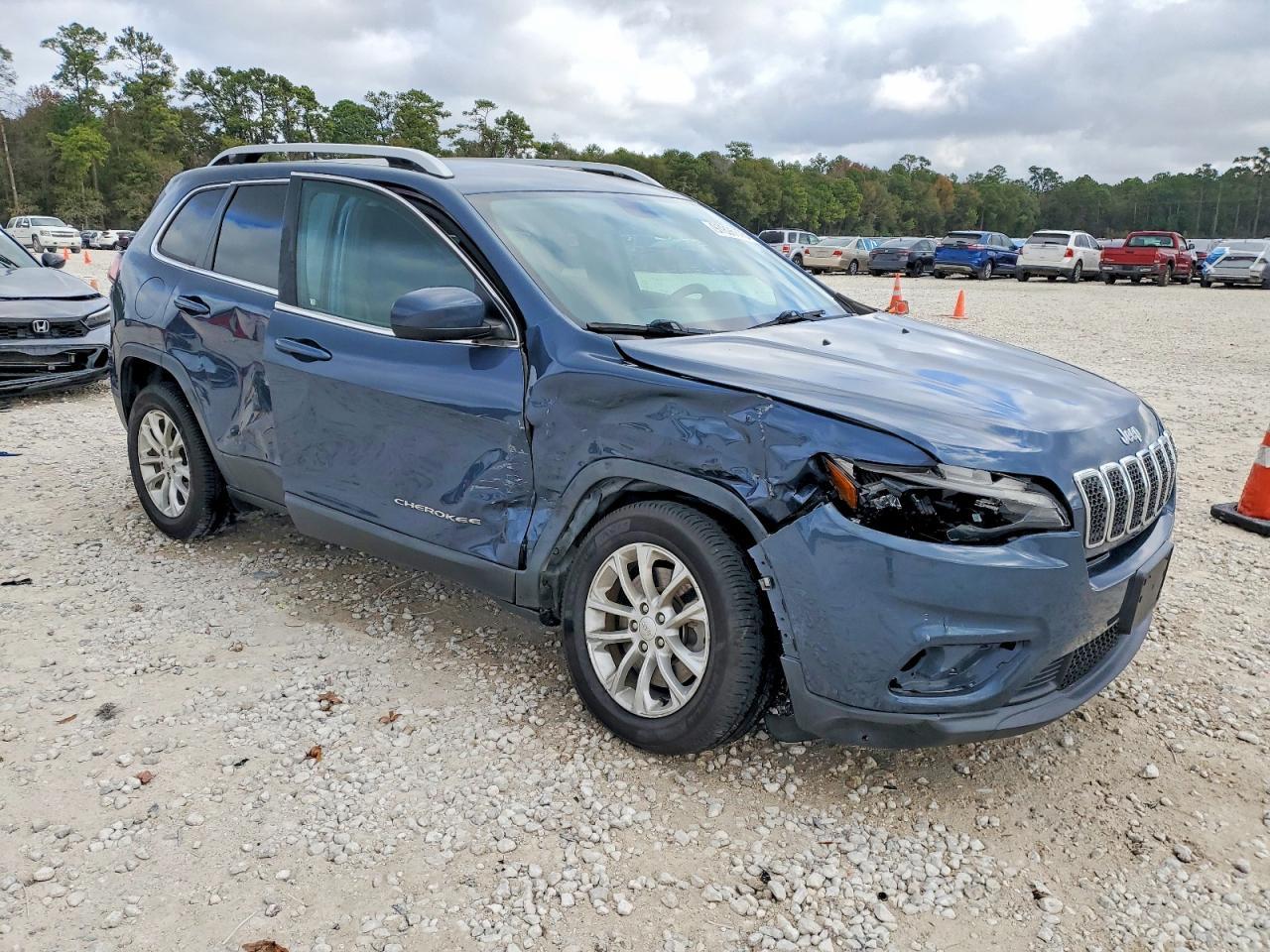 2019 Jeep Cherokee Latitude - zdjęcie 4