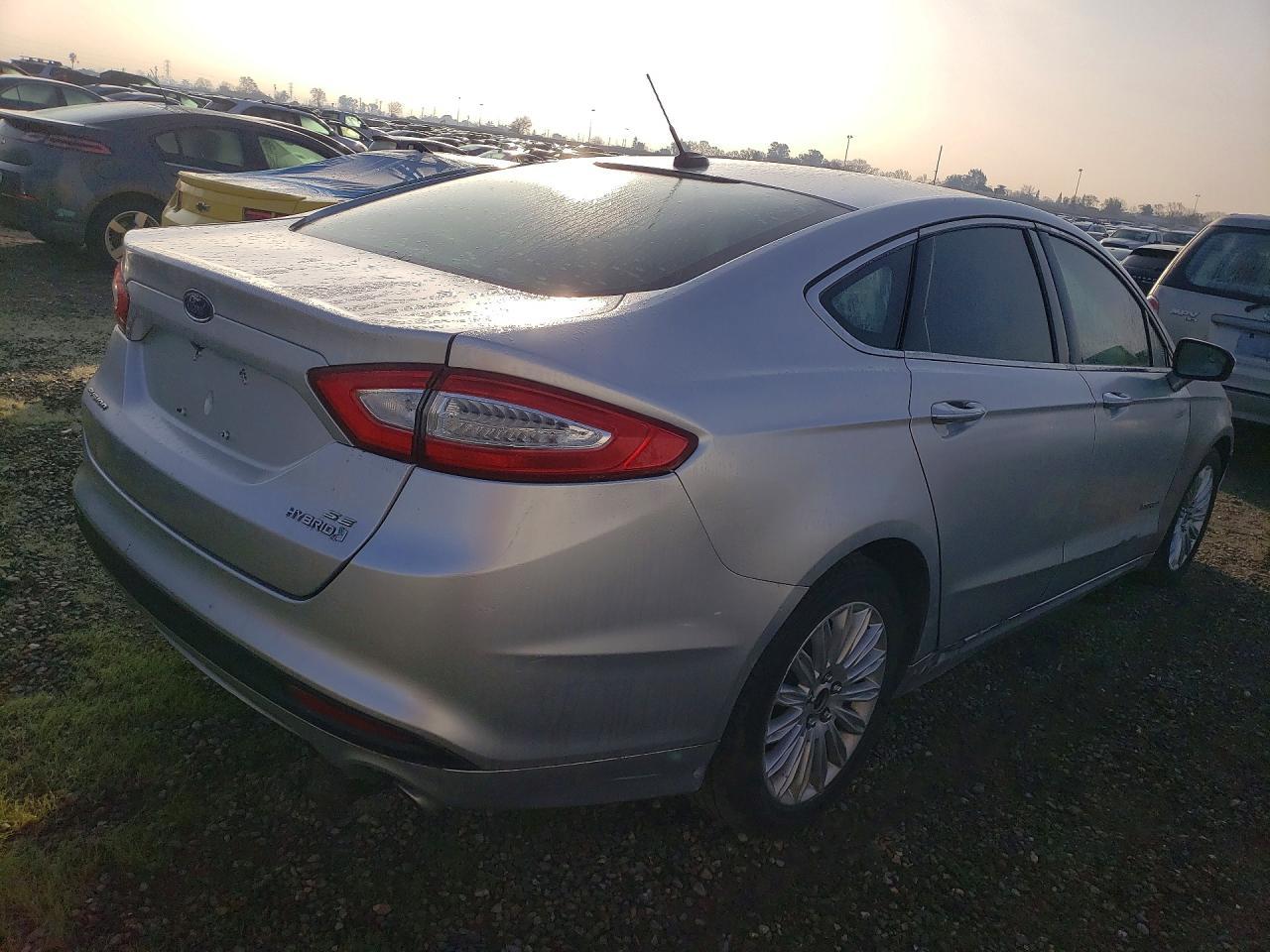 Ford Fusion - zdjęcie 3