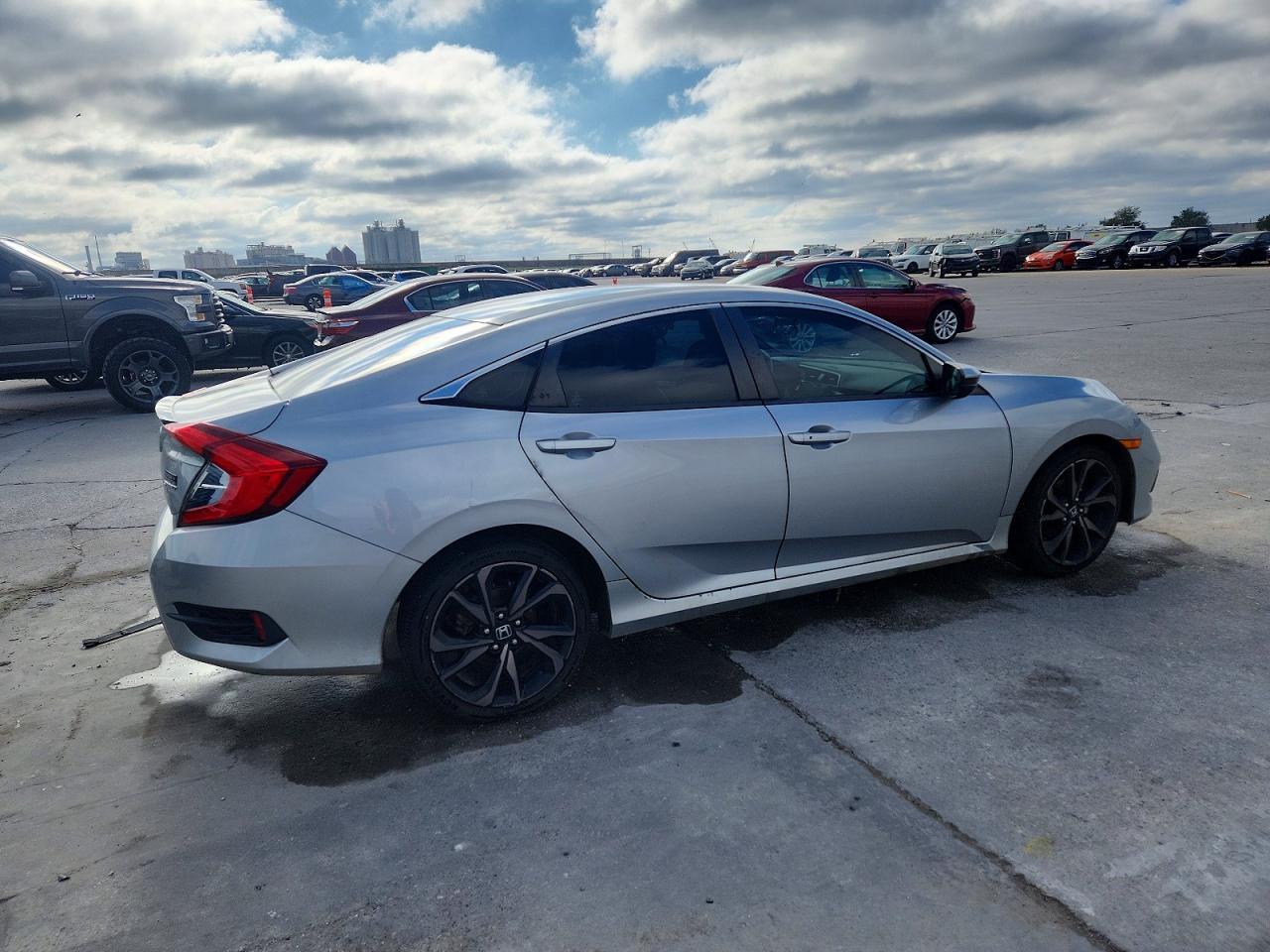 2020 Honda Civic Sport - zdjęcie 3