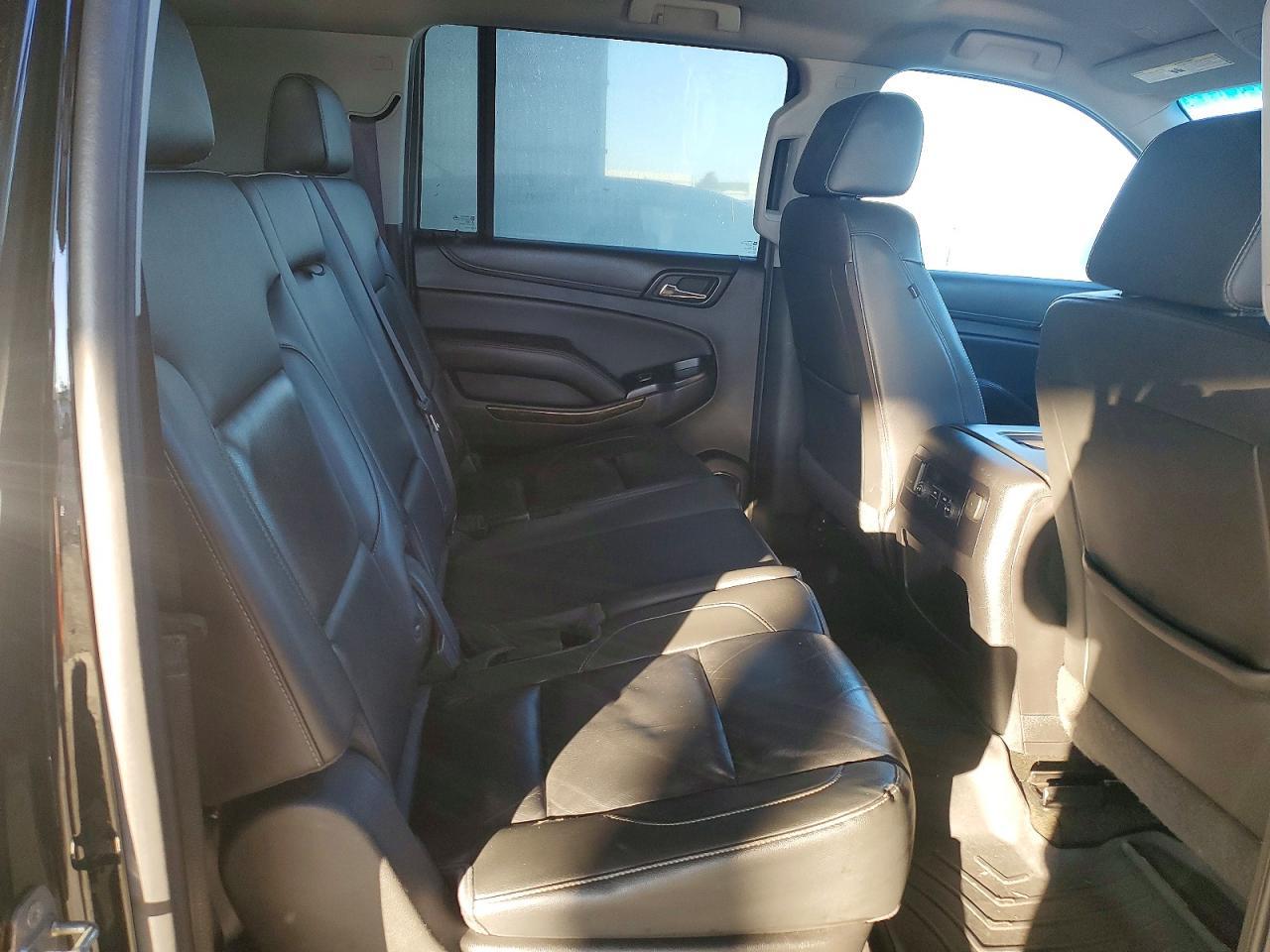 2018 Chevrolet Suburban K1500 Lt - zdjęcie 11