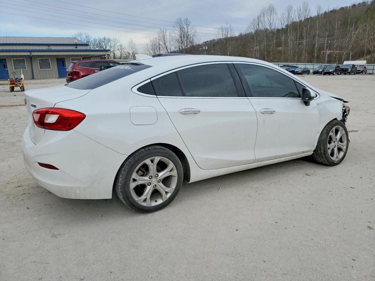 2017 Chevrolet Cruze Premier - zdjęcie 3