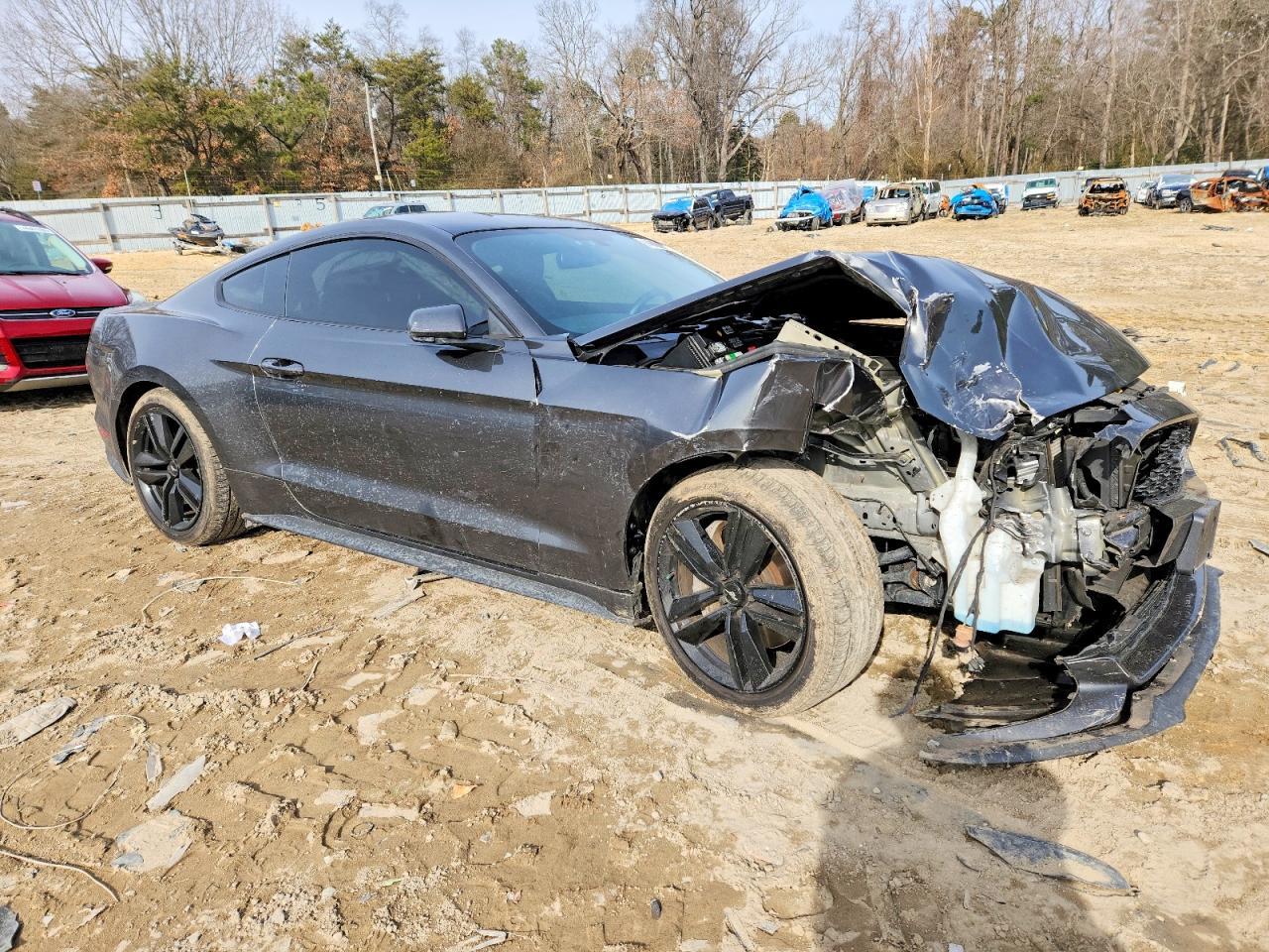 2017 Ford Mustang - zdjęcie 4