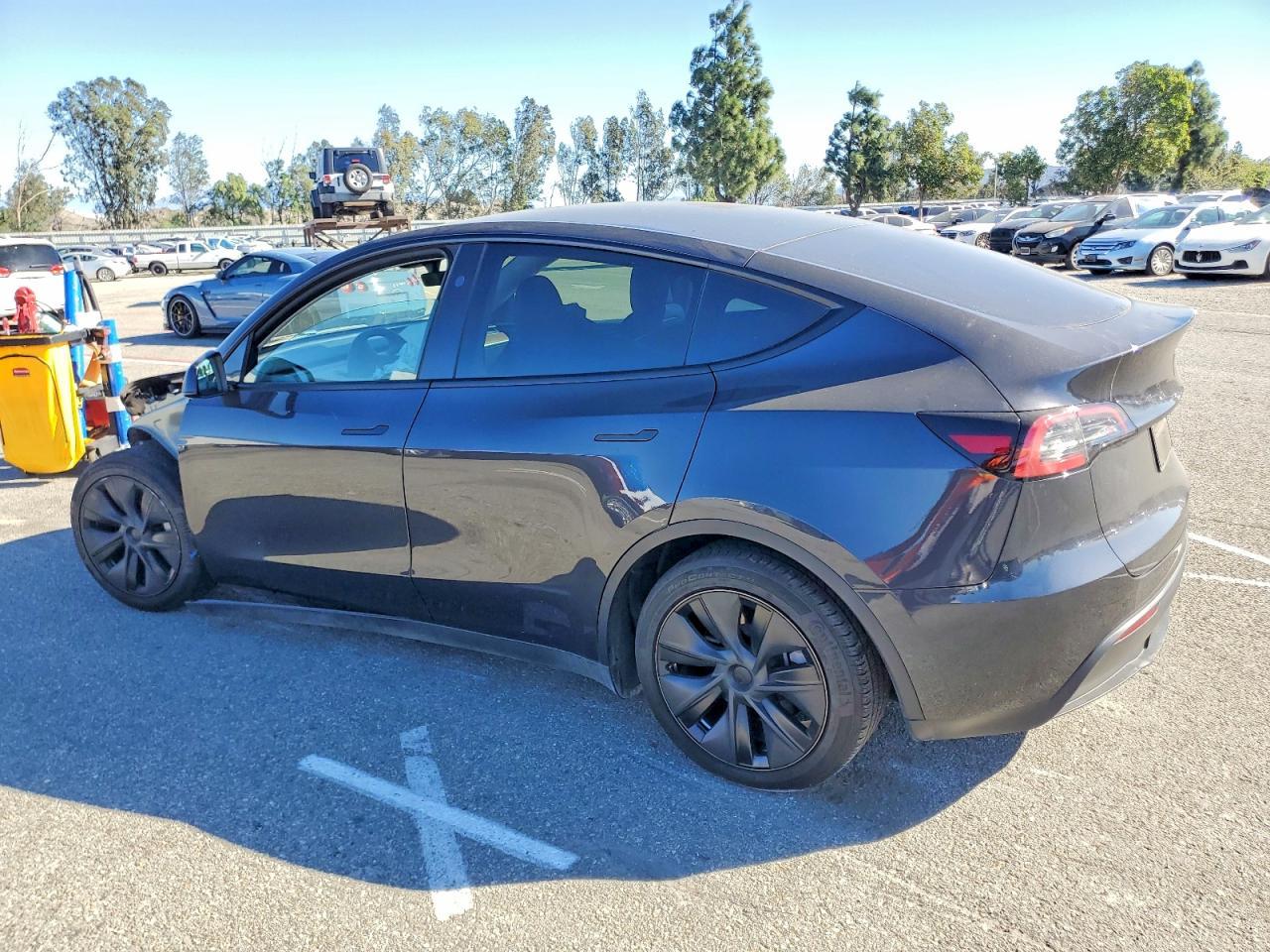2024 Tesla Model Y - zdjęcie 2