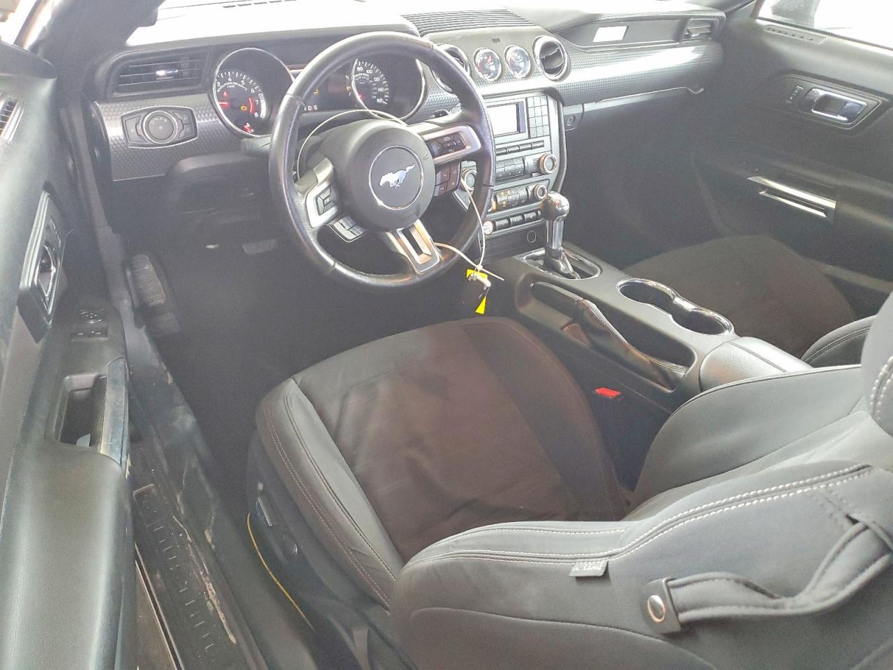 2016 Ford Mustang - zdjęcie 8