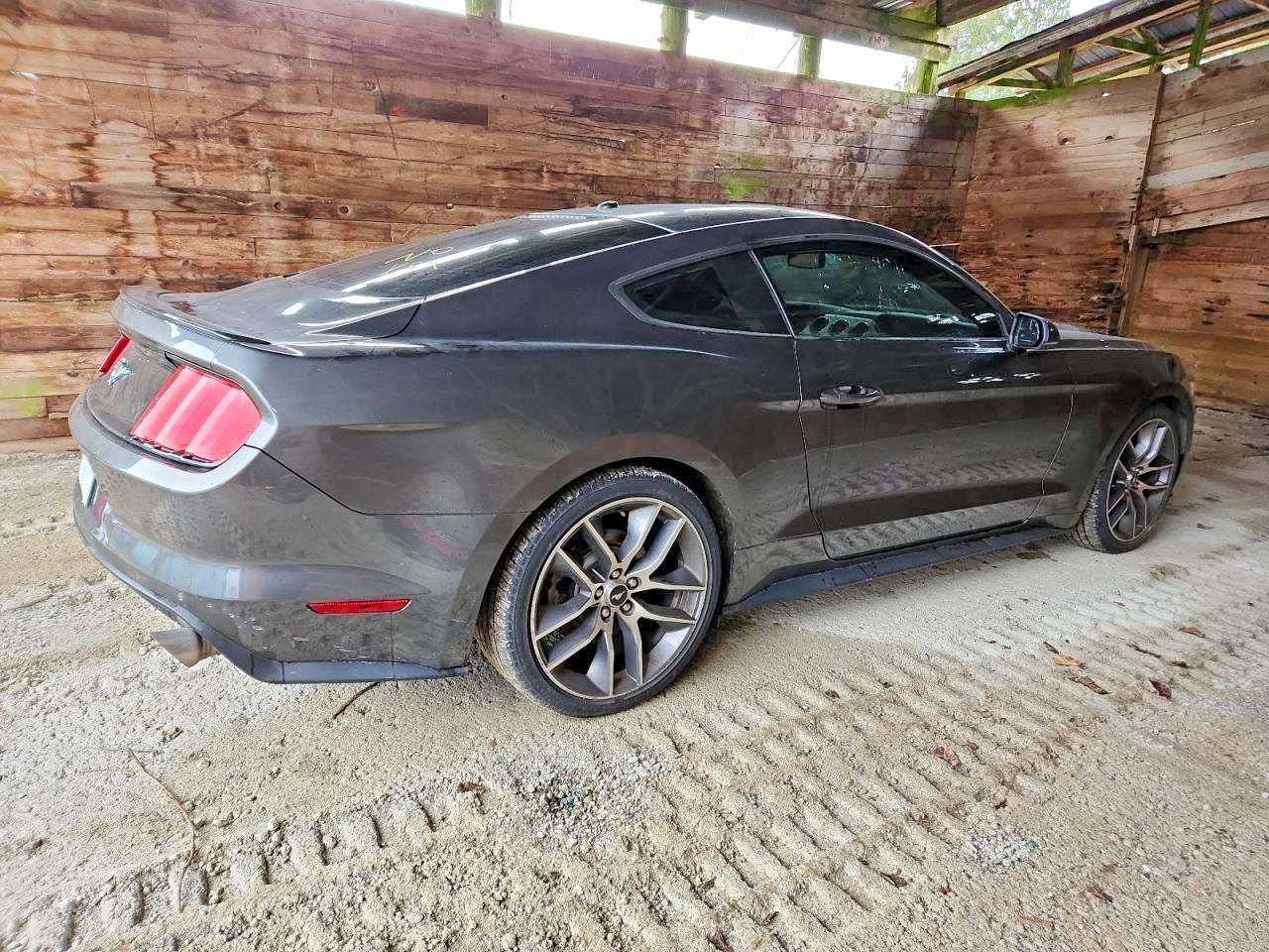2017 Ford Mustang - zdjęcie 3